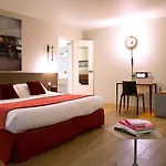Zelie Champs-elysees Paris