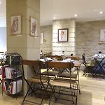 Zelie Champs-elysees Hotel