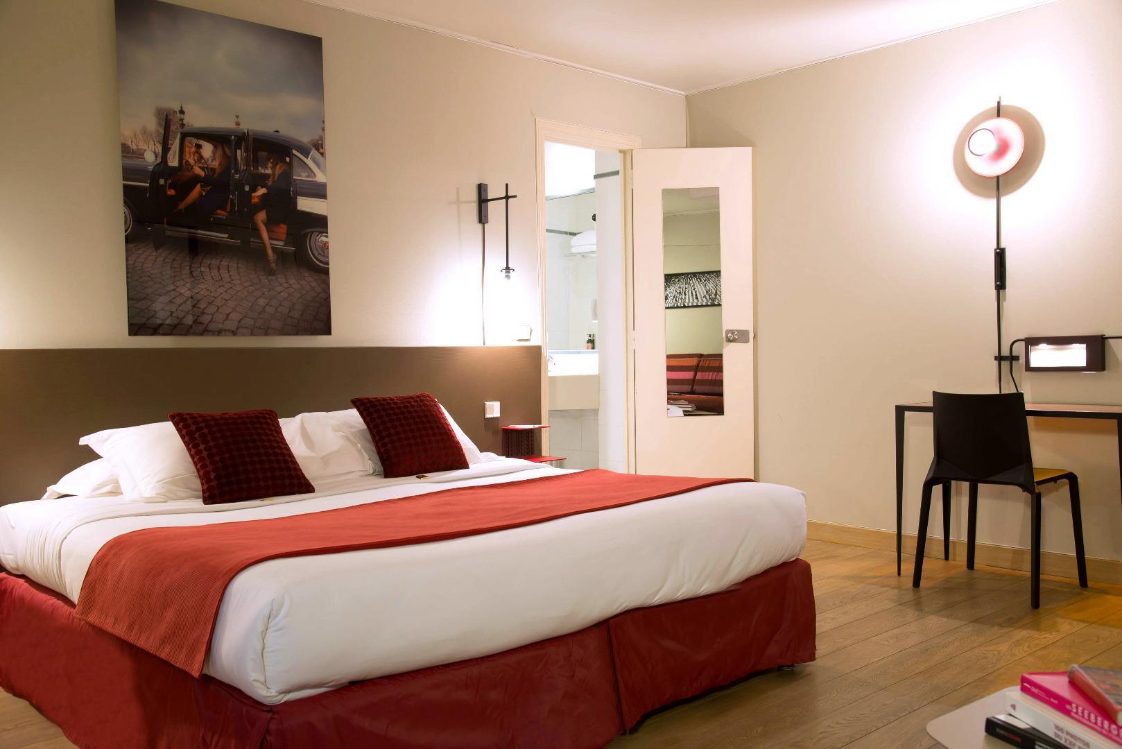 Hotel Zelie Champs-elysees 3*