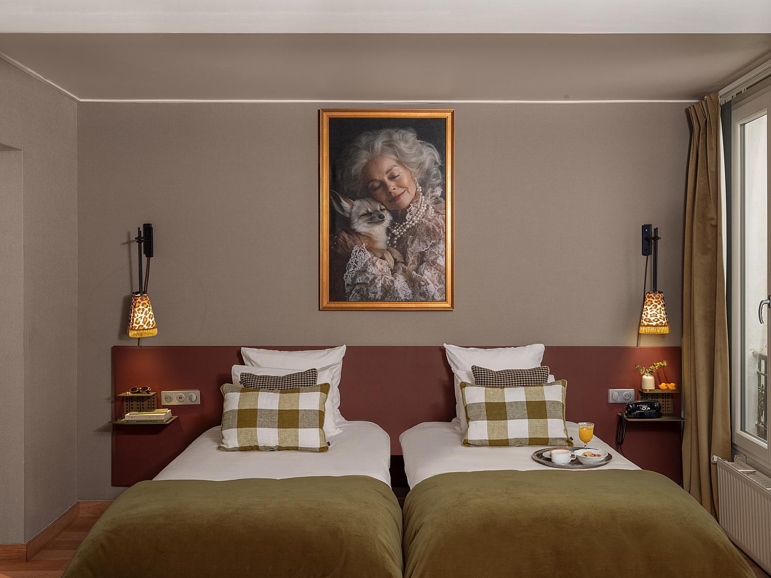 Zelie Champs-elysees