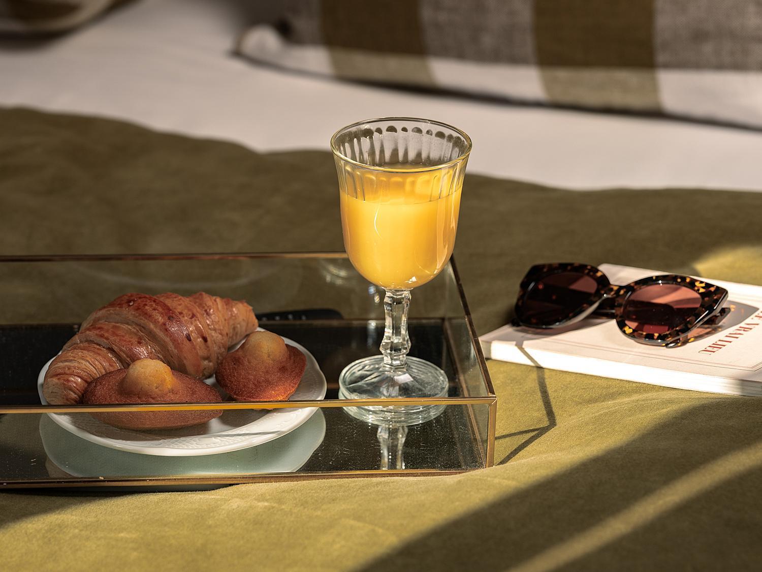 Zelie Champs-elysees 3*