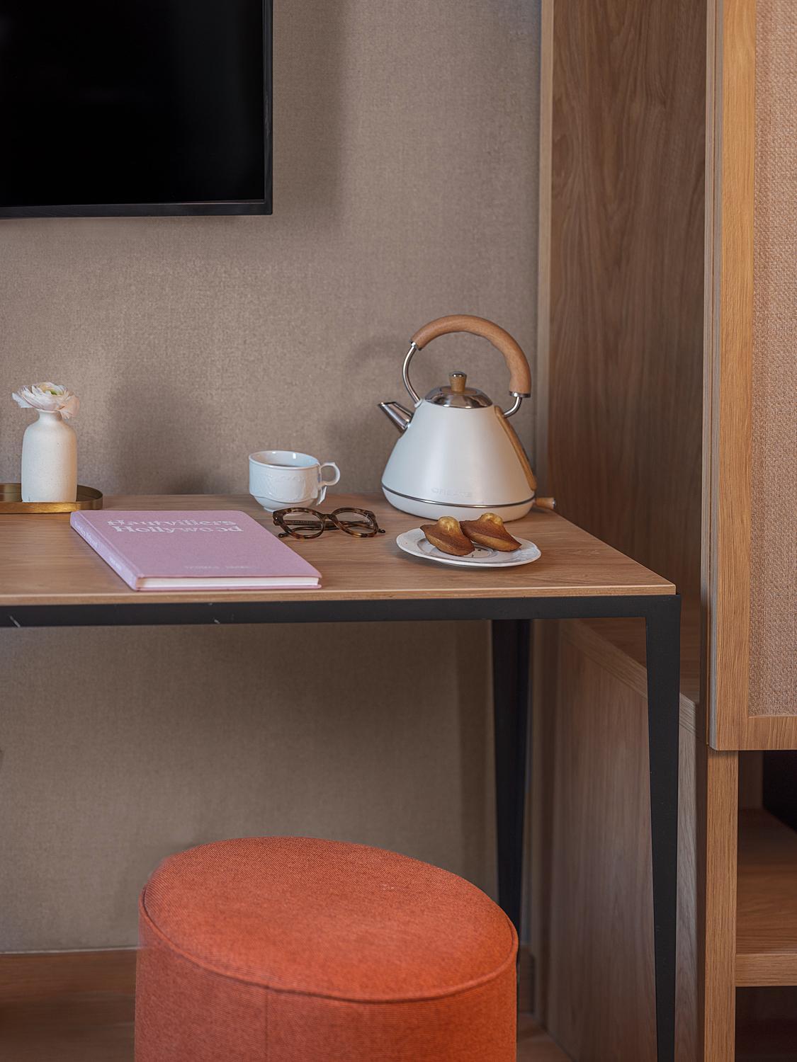 Zelie Champs-elysees Paris