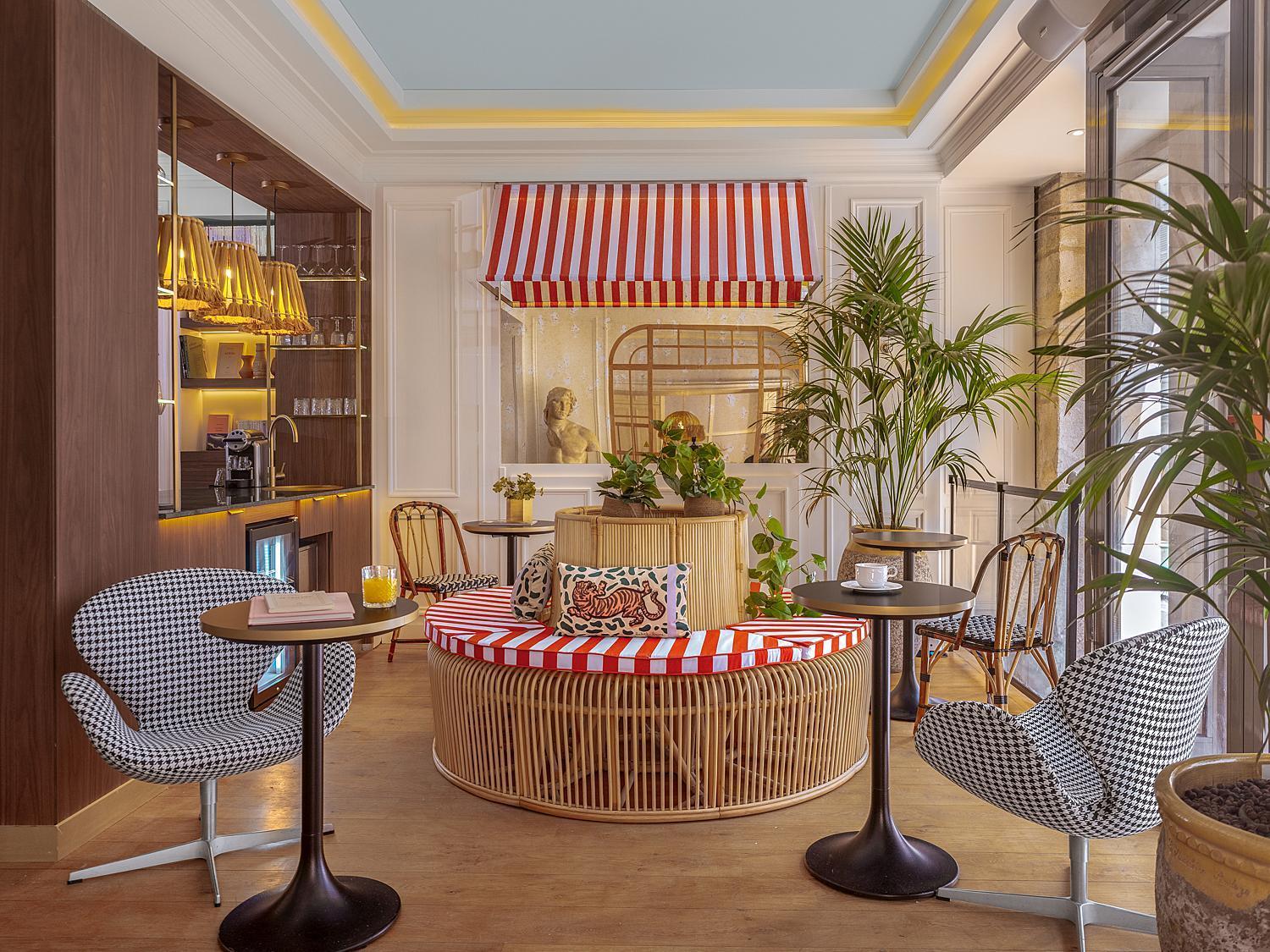 Zelie Champs-elysees